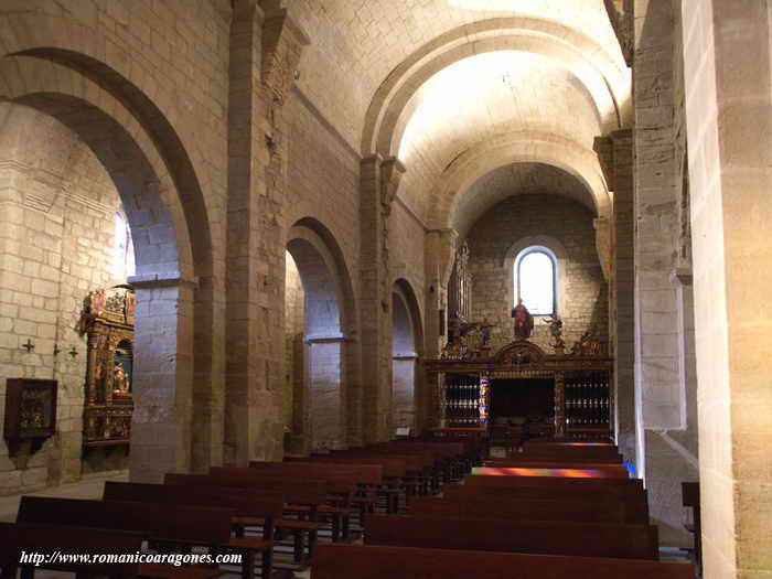 NAVE CENTRAL DESDE AL ALTAR MAYOR